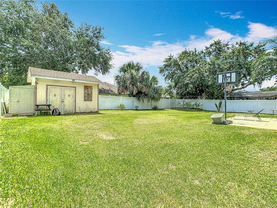 For Sale: $355,000 (3 beds, 2 baths, 1465 Square Feet)
