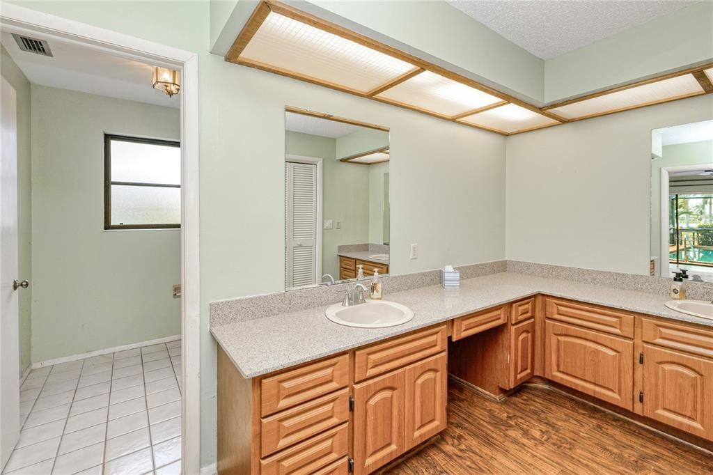 合同活跃: $415,000 (3 贝兹, 2 浴室, 2209 平方英尺)