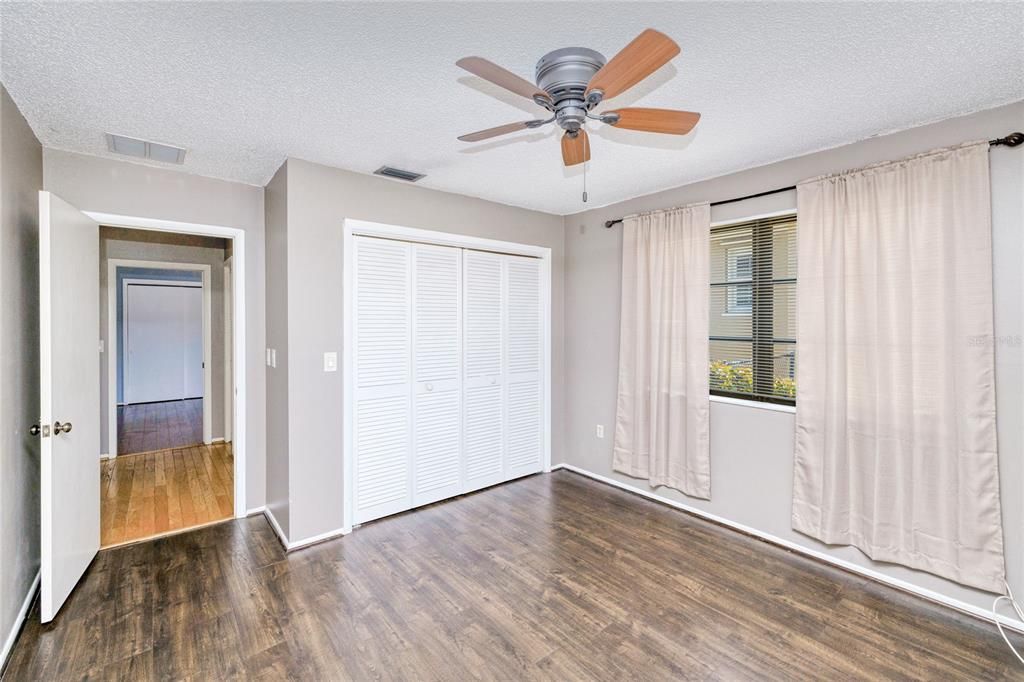 合同活跃: $415,000 (3 贝兹, 2 浴室, 2209 平方英尺)