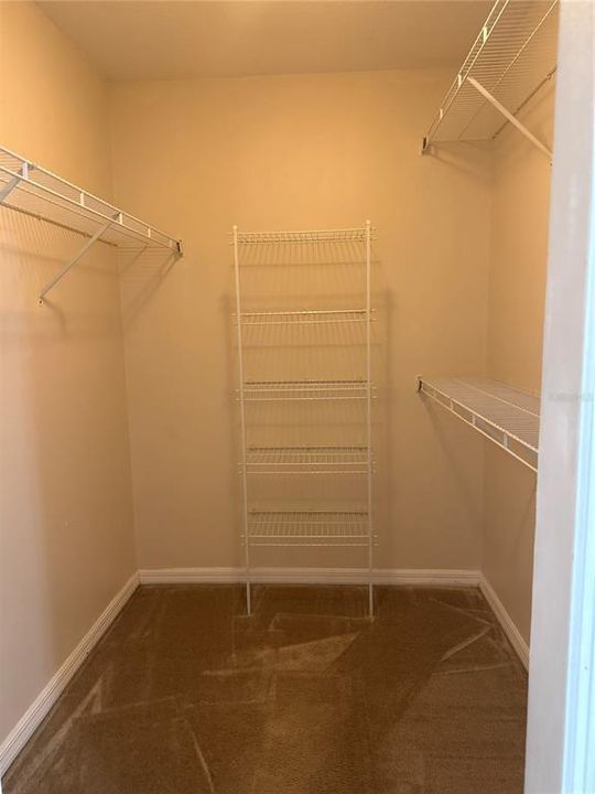 For Rent: $1,700 (3 beds, 2 baths, 2000 Square Feet)