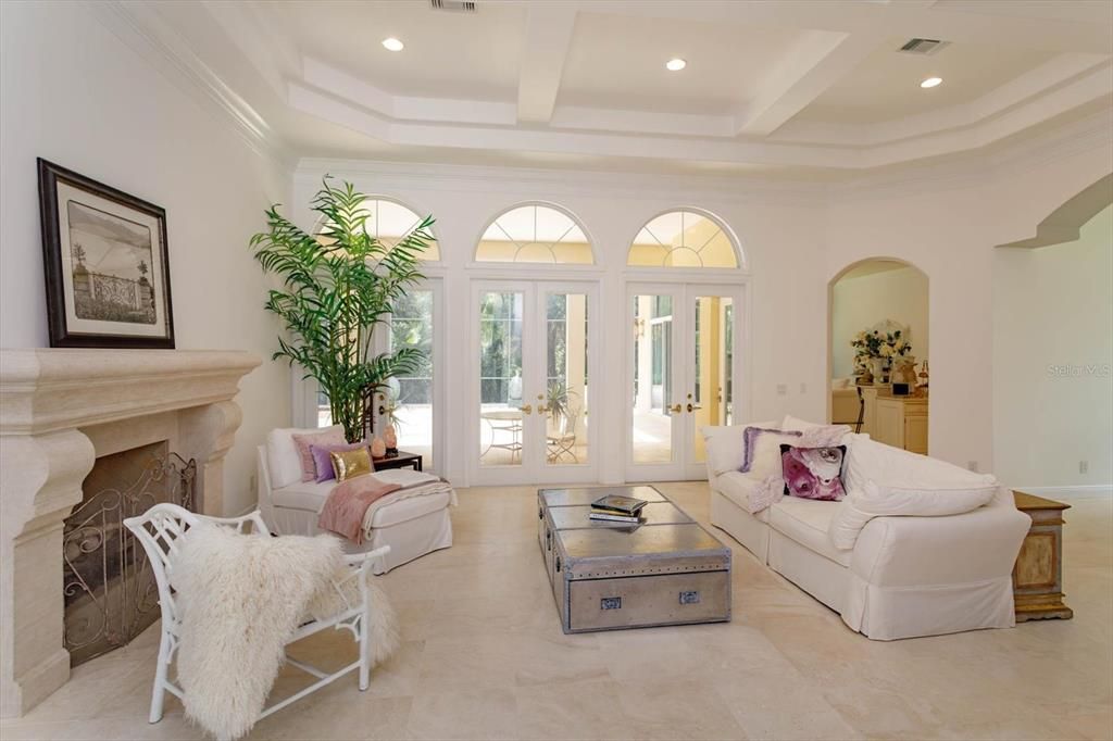 合同活跃: $995,000 (3 贝兹, 3 浴室, 3107 平方英尺)