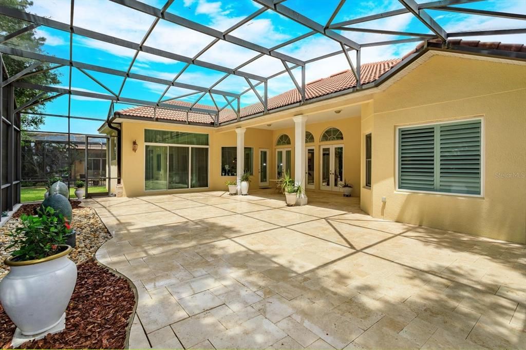 合同活跃: $995,000 (3 贝兹, 3 浴室, 3107 平方英尺)