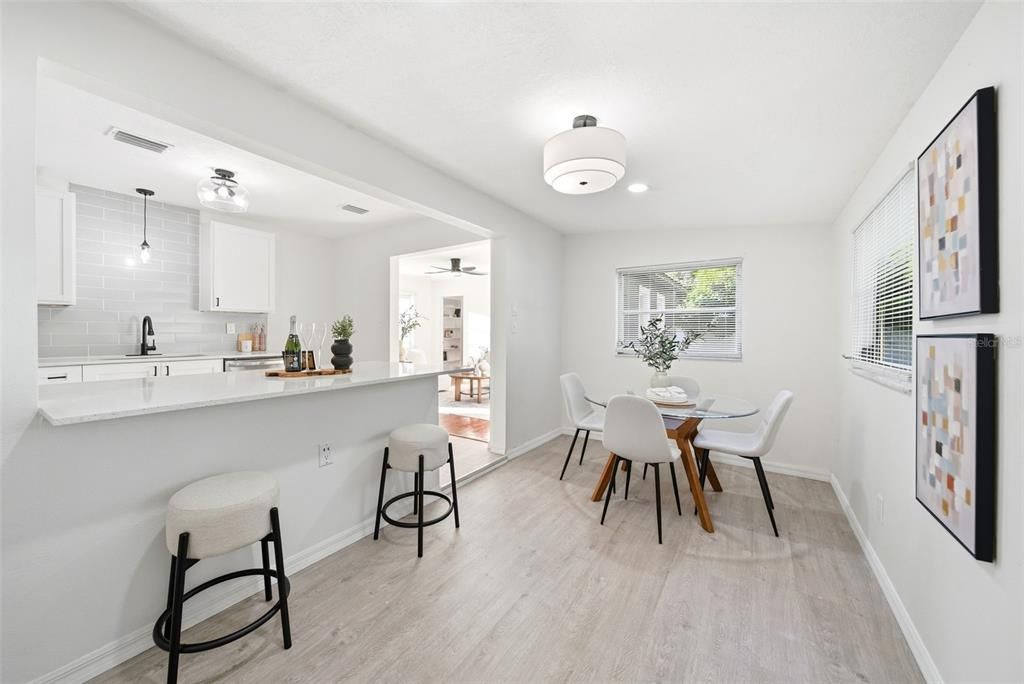 На продажу: $399,000 (3 спален, 2 ванн, 1238 Квадратных фут)