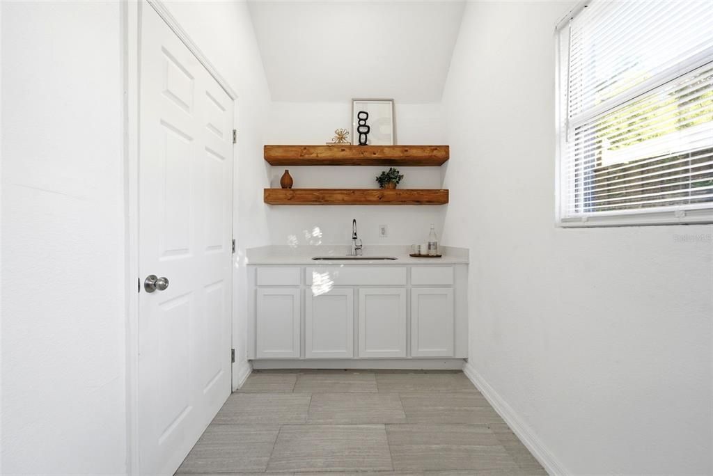 На продажу: $399,000 (3 спален, 2 ванн, 1238 Квадратных фут)