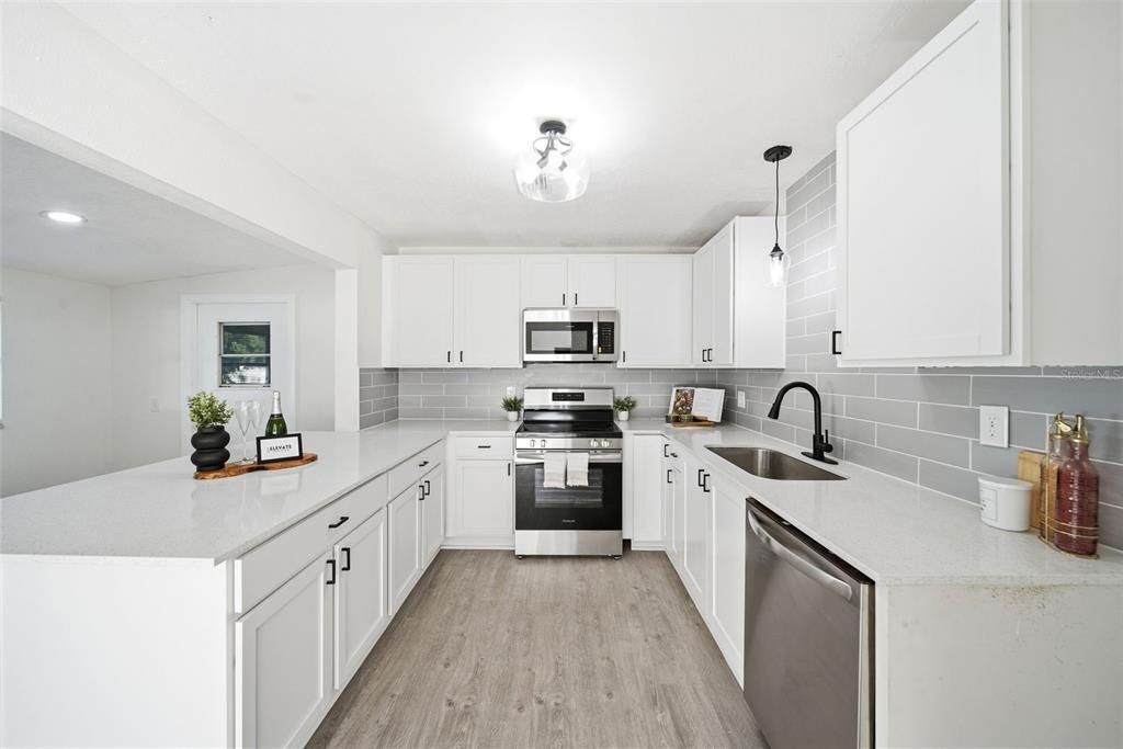 На продажу: $399,000 (3 спален, 2 ванн, 1238 Квадратных фут)