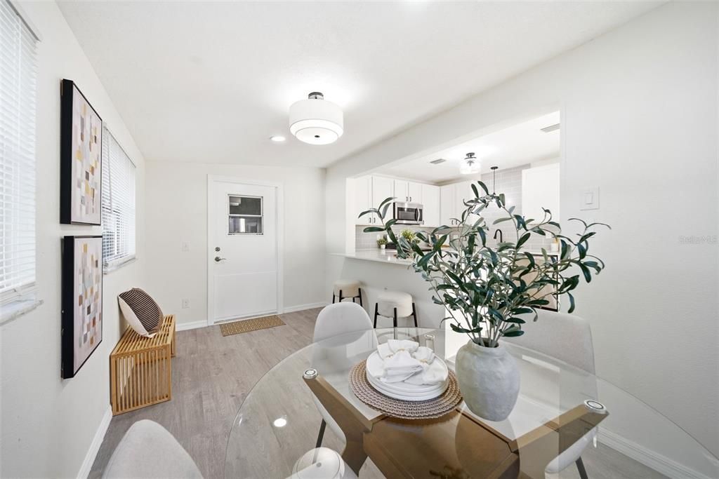 На продажу: $399,000 (3 спален, 2 ванн, 1238 Квадратных фут)