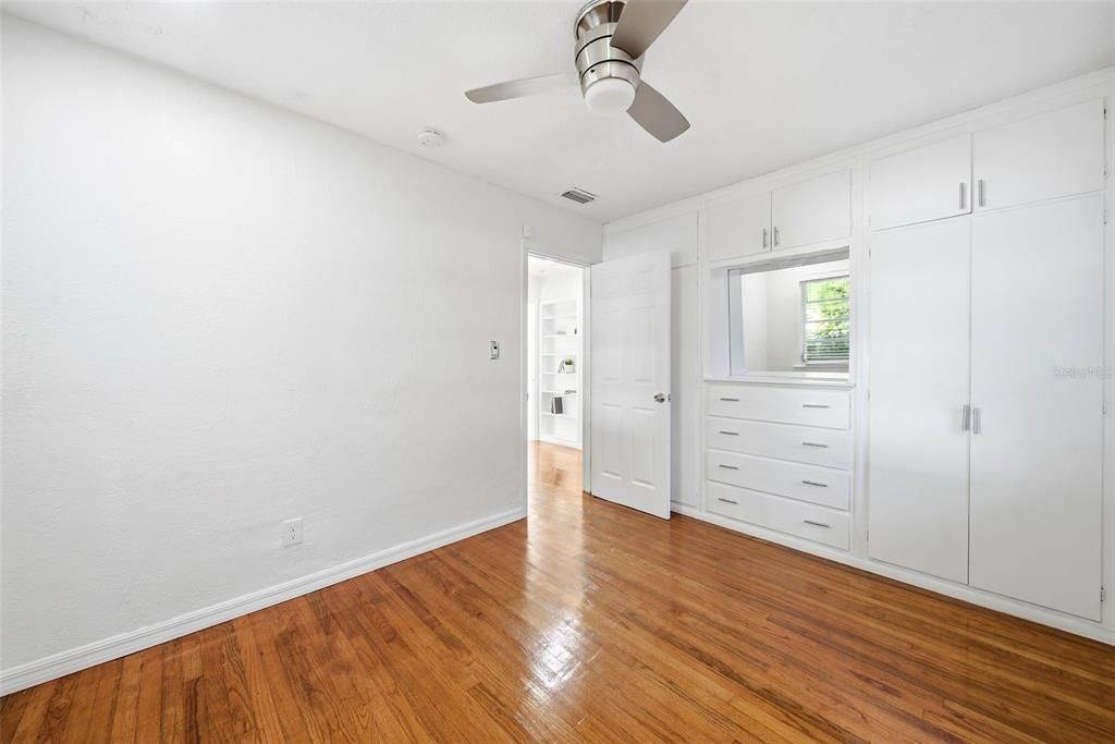 На продажу: $399,000 (3 спален, 2 ванн, 1238 Квадратных фут)