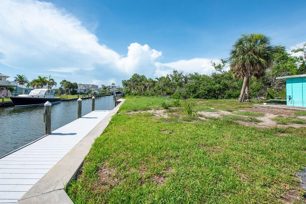 Под контрактом: $475,000 (0.23 acres)