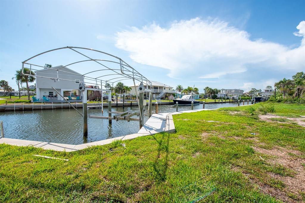 Под контрактом: $475,000 (0.23 acres)