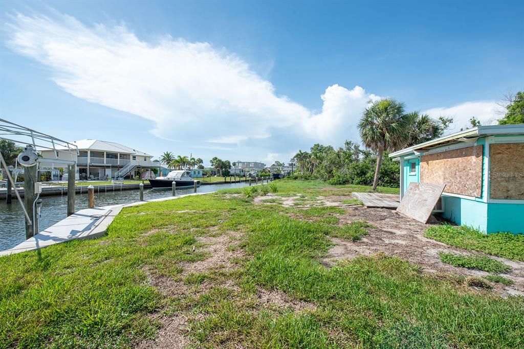 Под контрактом: $475,000 (0.23 acres)