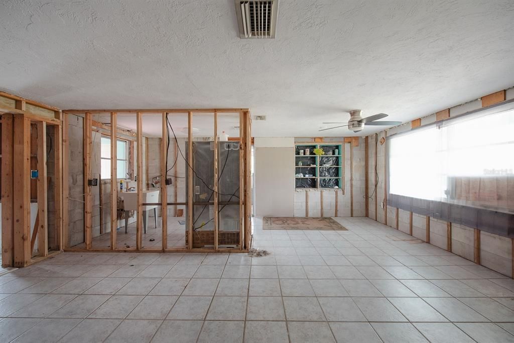 Под контрактом: $475,000 (0.23 acres)