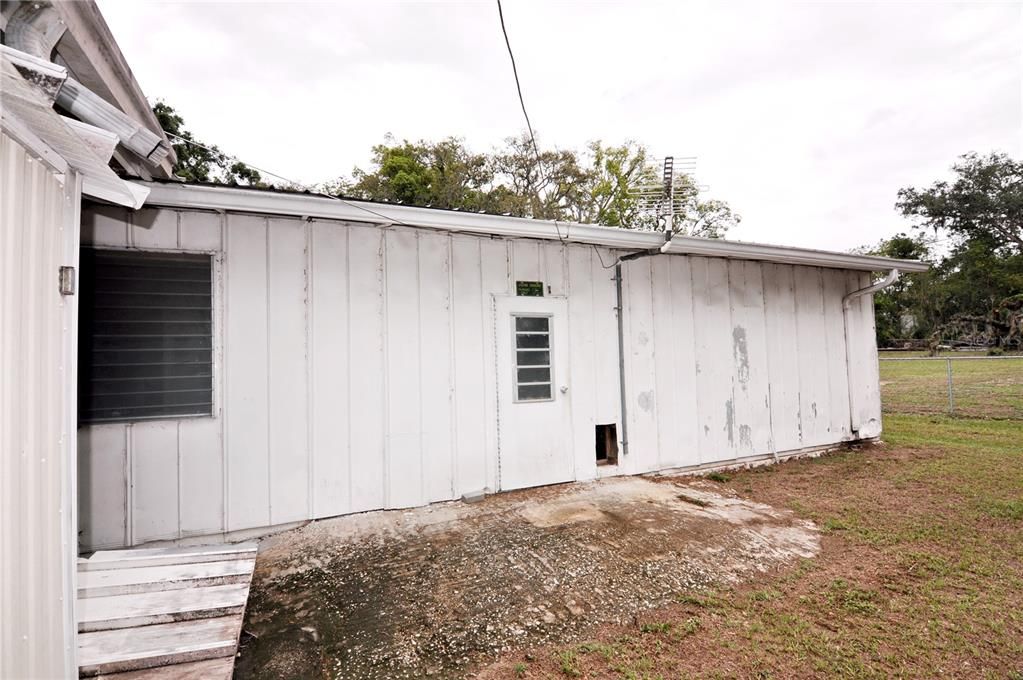 For Sale: $489,900 (4 beds, 2 baths, 2282 Square Feet)