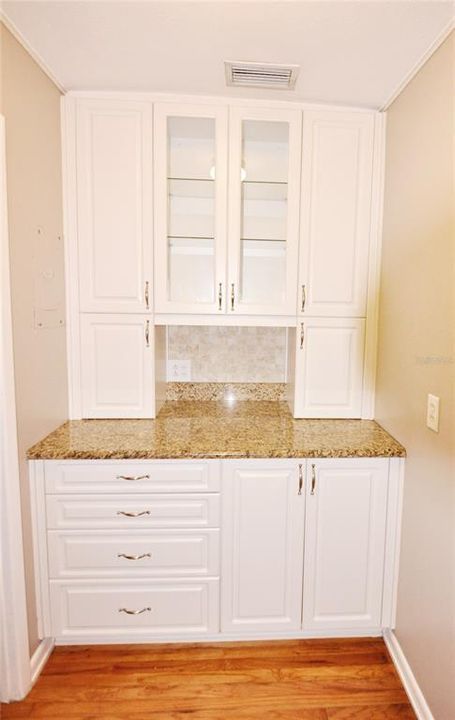 For Sale: $489,900 (4 beds, 2 baths, 2282 Square Feet)