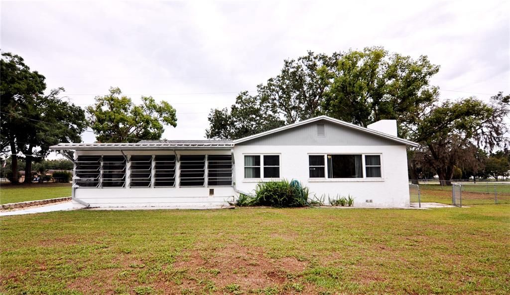 For Sale: $489,900 (4 beds, 2 baths, 2282 Square Feet)