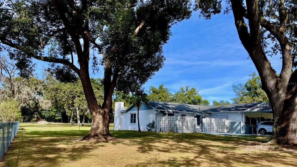 For Sale: $489,900 (4 beds, 2 baths, 2282 Square Feet)