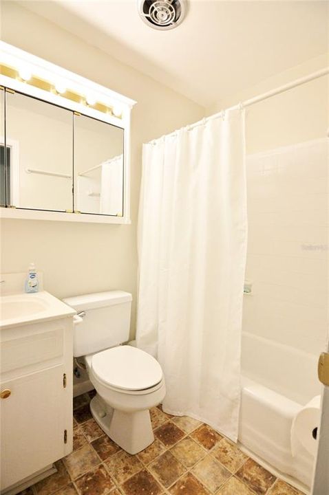 For Sale: $489,900 (4 beds, 2 baths, 2282 Square Feet)