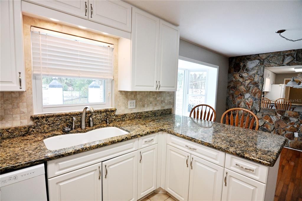 For Sale: $489,900 (4 beds, 2 baths, 2282 Square Feet)