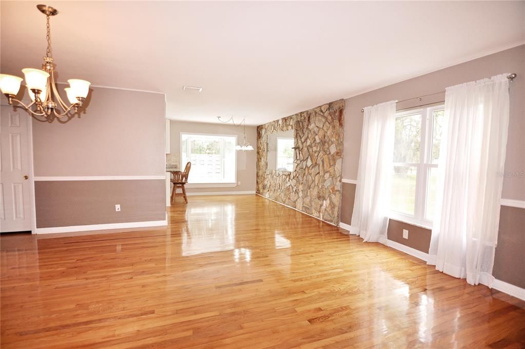 For Sale: $489,900 (4 beds, 2 baths, 2282 Square Feet)