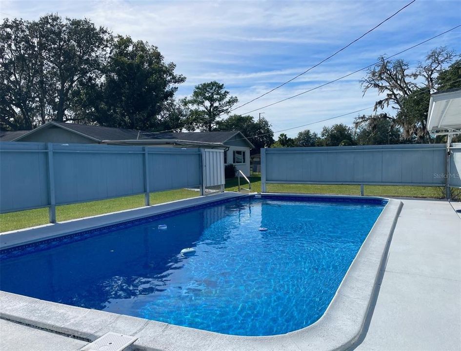 For Sale: $489,900 (4 beds, 2 baths, 2282 Square Feet)