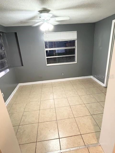 En Venta: $230,000 (3 camas, 2 baños, 1124 Pies cuadrados)