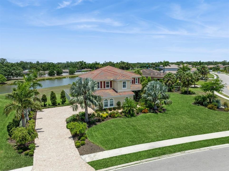 Activo con contrato: $1,349,000 (5 camas, 4 baños, 4560 Pies cuadrados)