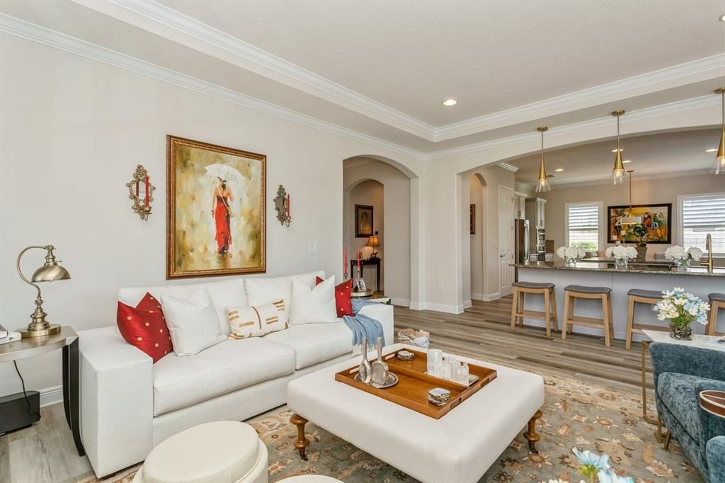 Activo con contrato: $1,349,000 (5 camas, 4 baños, 4560 Pies cuadrados)