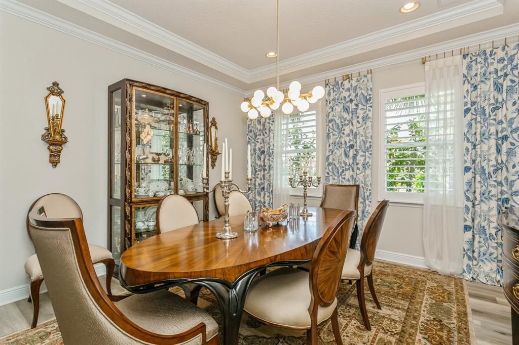 Activo con contrato: $1,349,000 (5 camas, 4 baños, 4560 Pies cuadrados)
