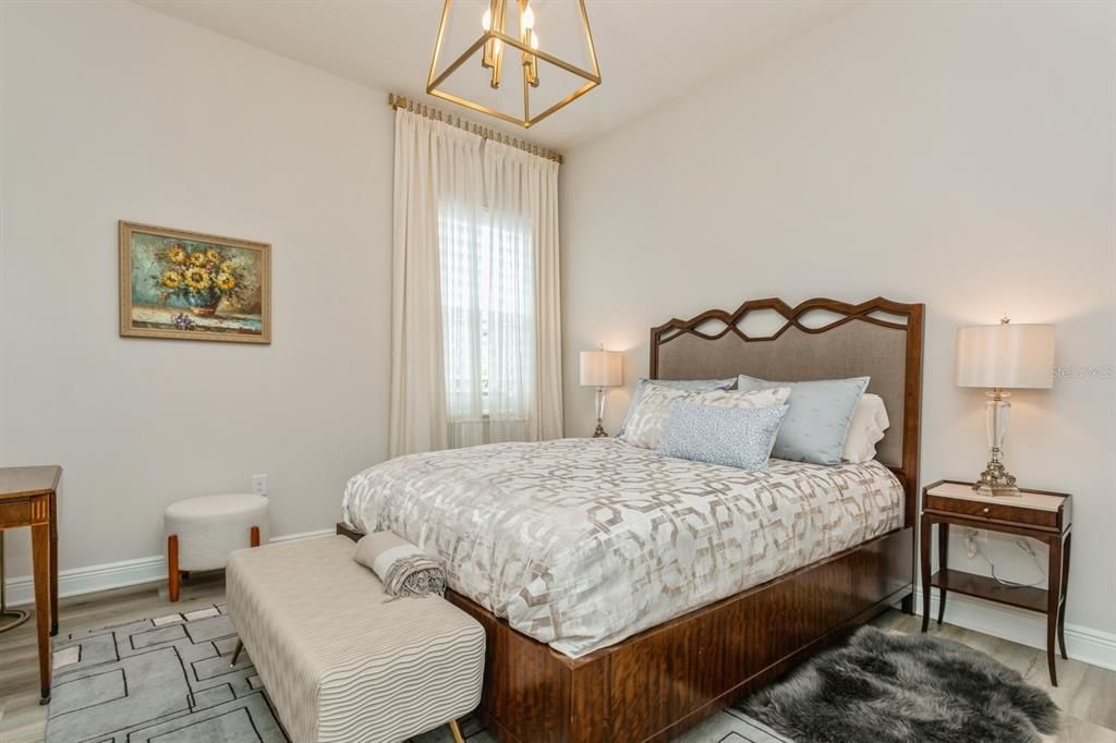 Activo con contrato: $1,349,000 (5 camas, 4 baños, 4560 Pies cuadrados)