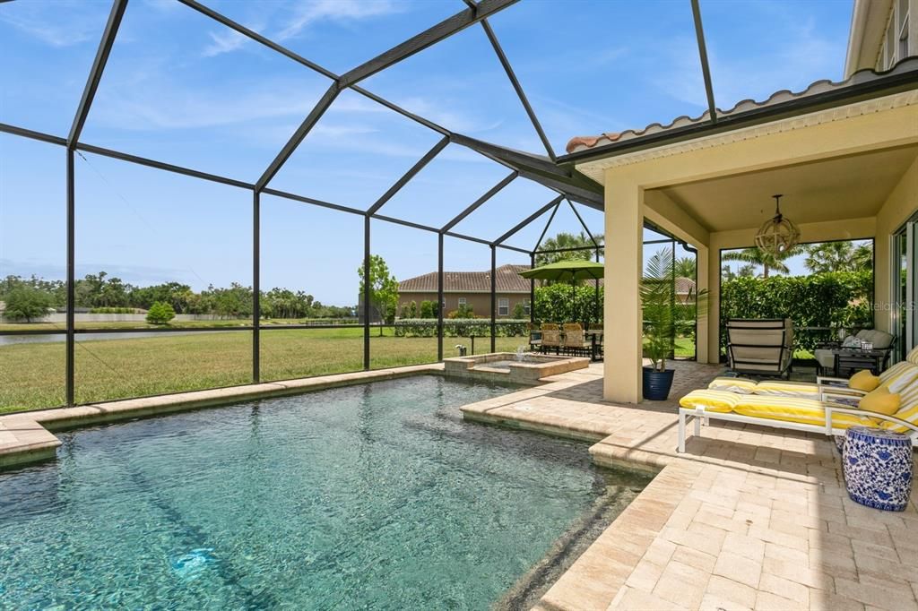Activo con contrato: $1,349,000 (5 camas, 4 baños, 4560 Pies cuadrados)