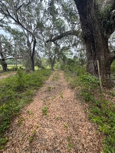 На продажу: $414,900 (8.22 acres)