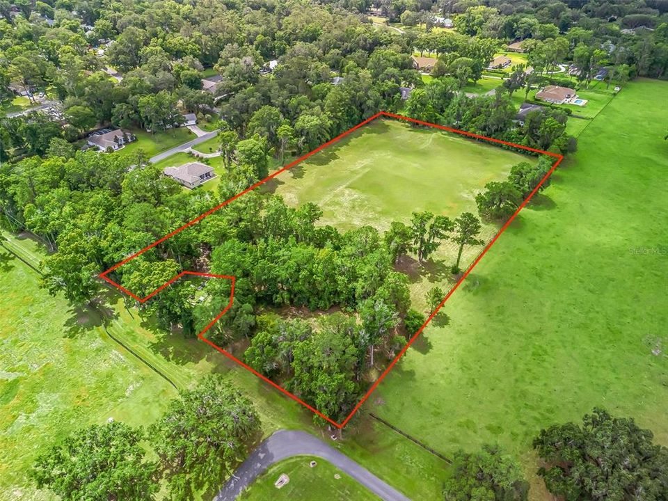 En Venta: $600,000 (5.48 acres)