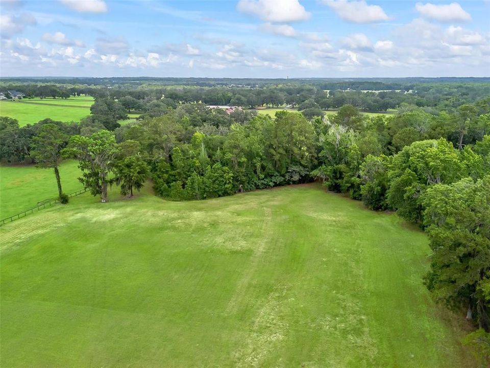 En Venta: $600,000 (5.48 acres)