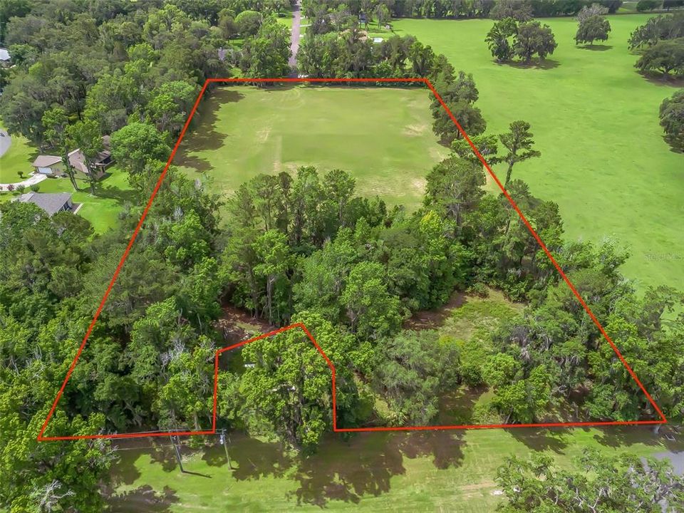 En Venta: $600,000 (5.48 acres)