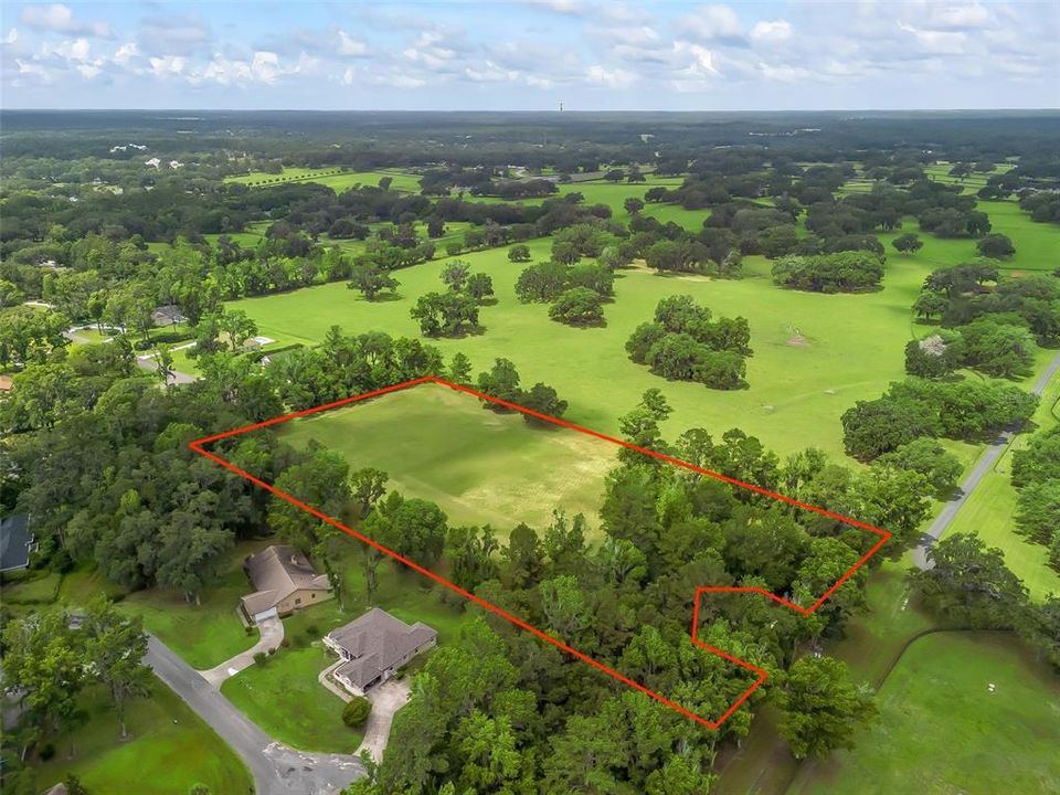 En Venta: $600,000 (5.48 acres)