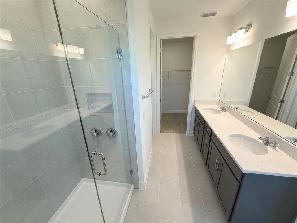 Recently Rented: $2,700 (3 beds, 2 baths, 1644 Square Feet)