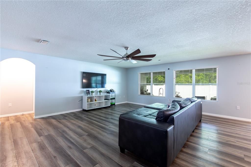 Active With Contract: $359,500 (4 beds, 2 baths, 2298 Square Feet)
