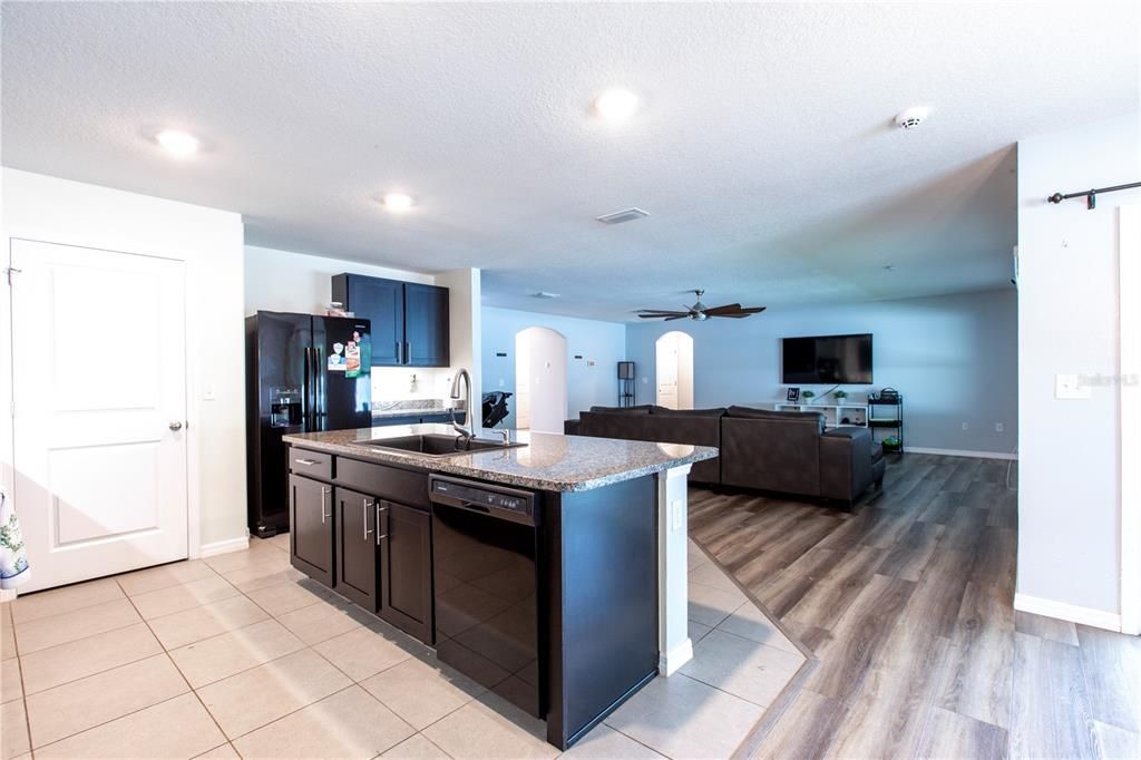 Active With Contract: $359,500 (4 beds, 2 baths, 2298 Square Feet)