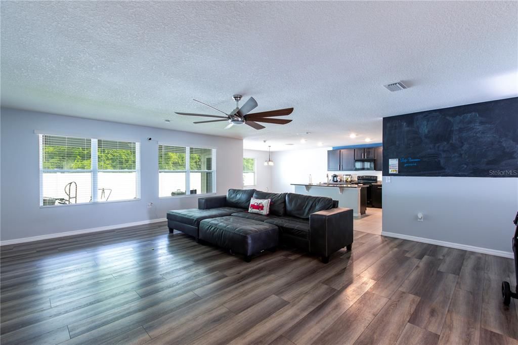 Active With Contract: $359,500 (4 beds, 2 baths, 2298 Square Feet)