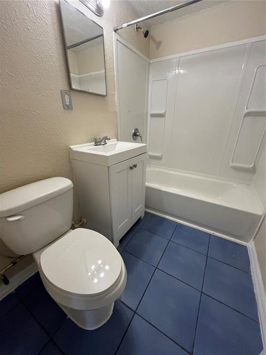 For Rent: $1,399 (3 beds, 1 baths, 912 Square Feet)