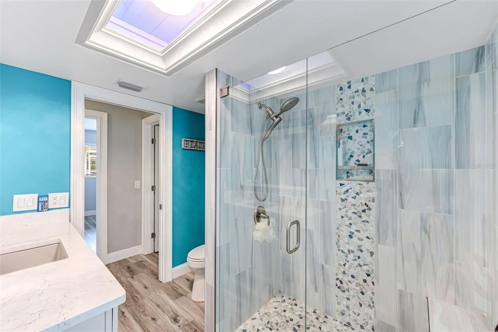 Под контрактом: $429,999 (3 спален, 2 ванн, 2050 Квадратных фут)