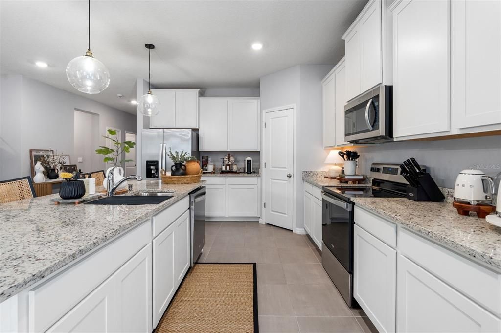 En Renta: $2,650 (4 camas, 2 baños, 1980 Pies cuadrados)