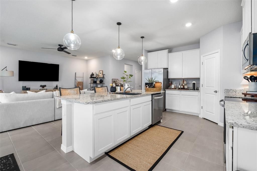 En Renta: $2,650 (4 camas, 2 baños, 1980 Pies cuadrados)