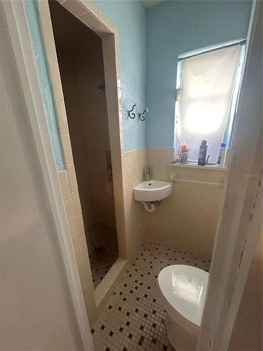 For Sale: $399,000 (3 beds, 2 baths, 1344 Square Feet)