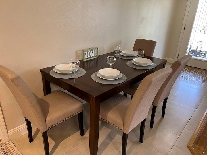 For Rent: $2,500 (3 beds, 2 baths, 1235 Square Feet)