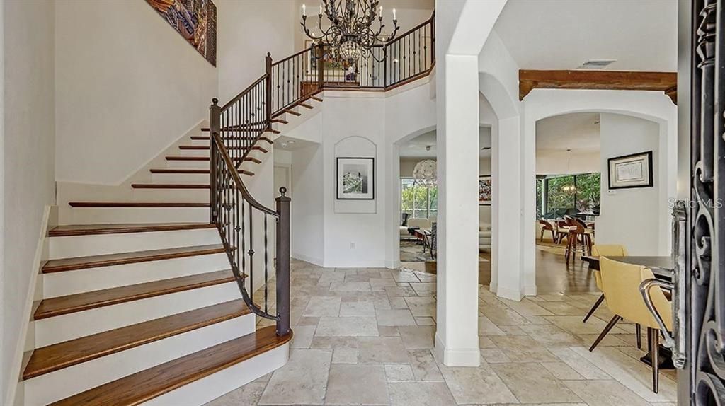 En Renta: $15,000 (4 camas, 3 baños, 3519 Pies cuadrados)