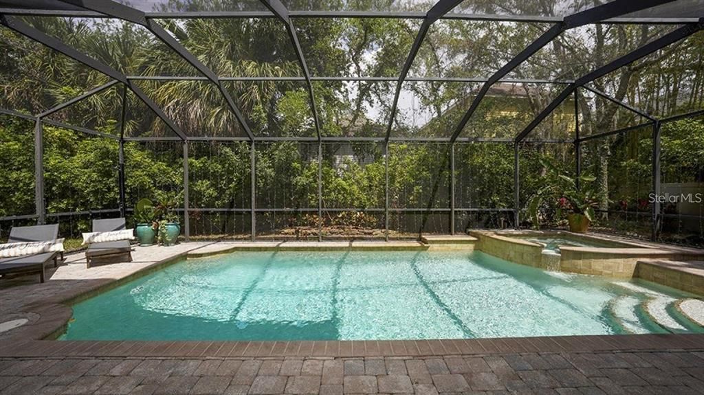 En Renta: $15,000 (4 camas, 3 baños, 3519 Pies cuadrados)