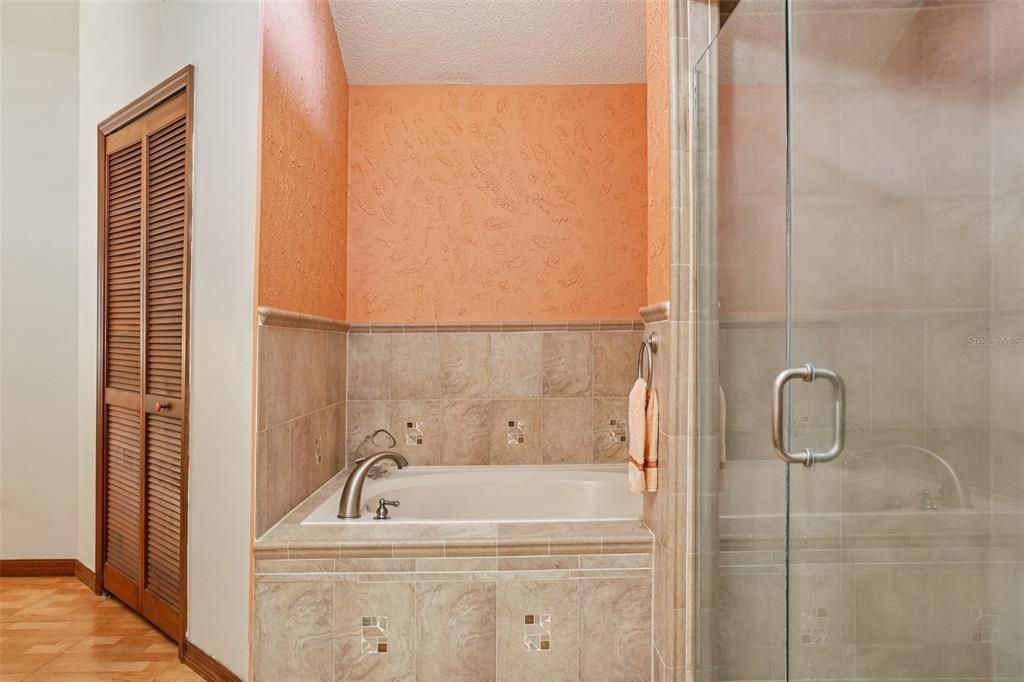 На продажу: $348,000 (3 спален, 2 ванн, 1696 Квадратных фут)