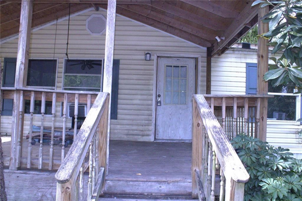 Под контрактом: $100,000 (3 спален, 2 ванн, 1404 Квадратных фут)