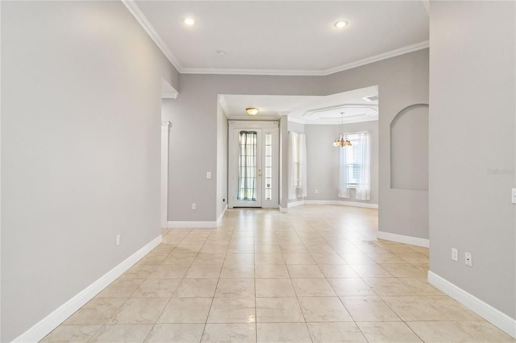 En Venta: $550,000 (4 camas, 2 baños, 2159 Pies cuadrados)