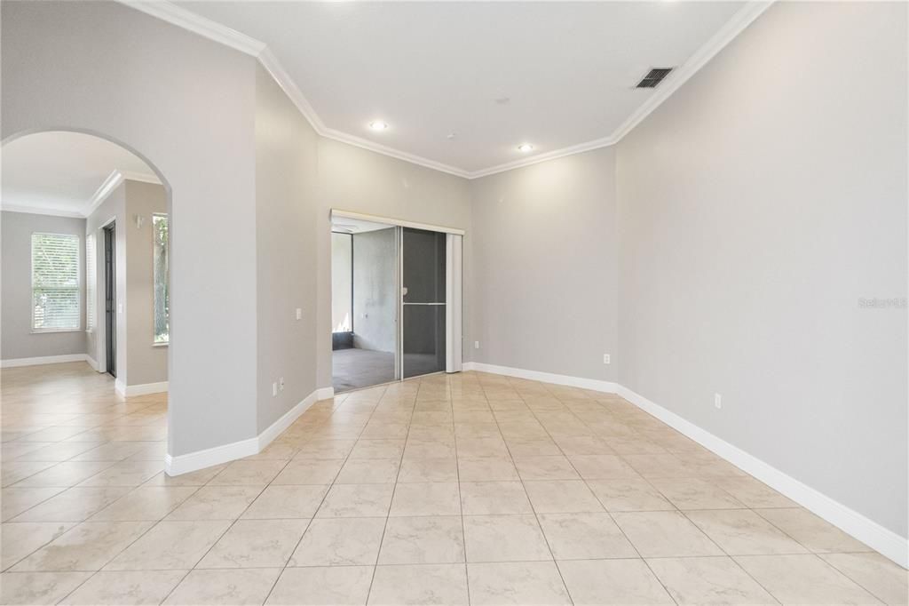 En Venta: $550,000 (4 camas, 2 baños, 2159 Pies cuadrados)